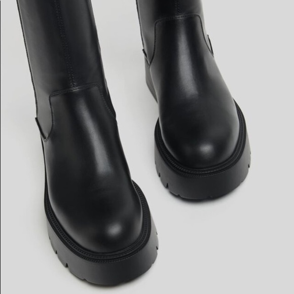 NWT. Bershka Black Close-fitting Mid Heel Platform Ankle Boots. Size 6. - Picture 6 of 6